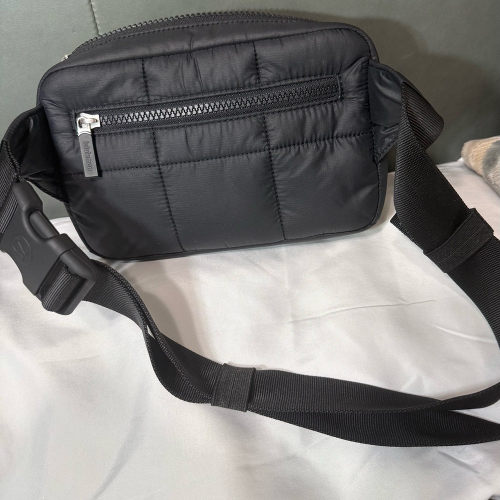 lululemon athletica Black Quilted Crossbody Bag - Picture 2 of 3